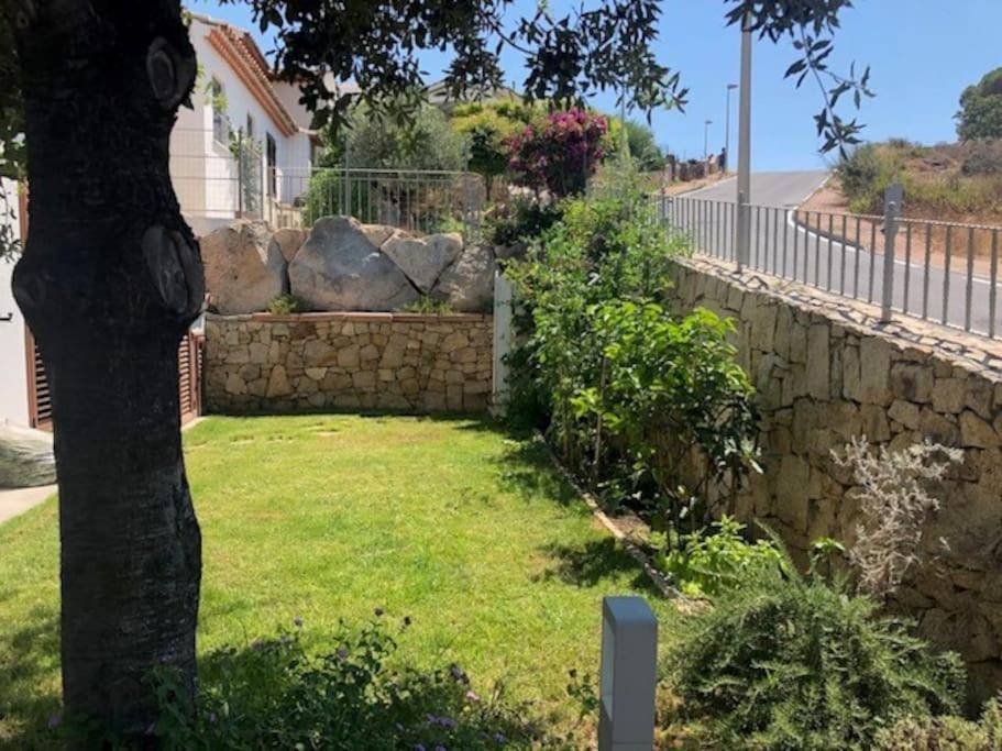 Vista Mare Con Piscina A Budoni - Baia Sant'Anna Villa Exterior photo