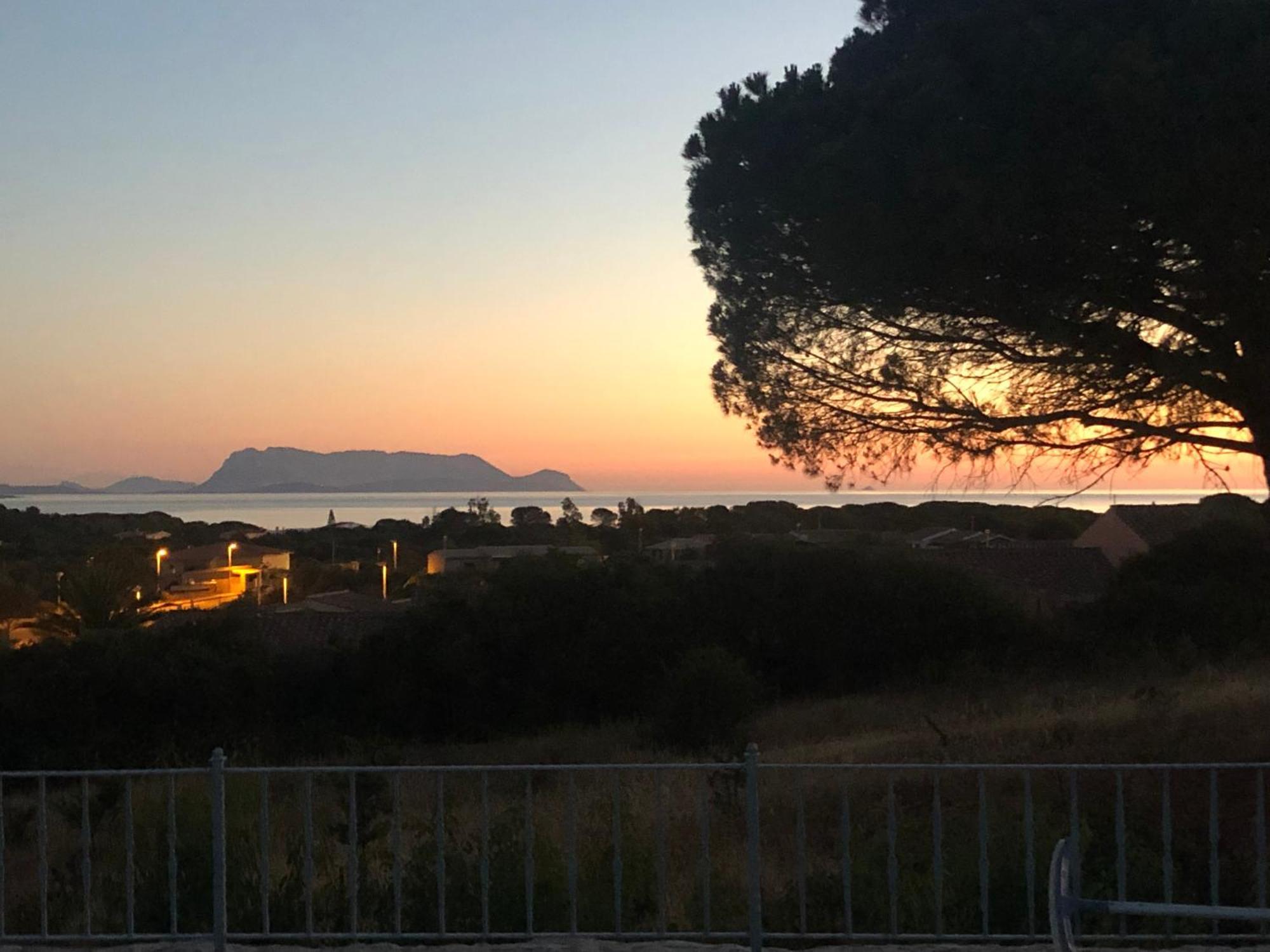 Vista Mare Con Piscina A Budoni - Baia Sant'Anna Villa Exterior photo